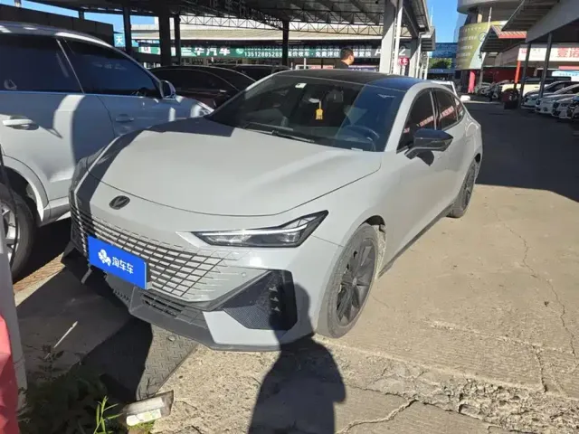 Фотография автомобиля — Changan UNI-V