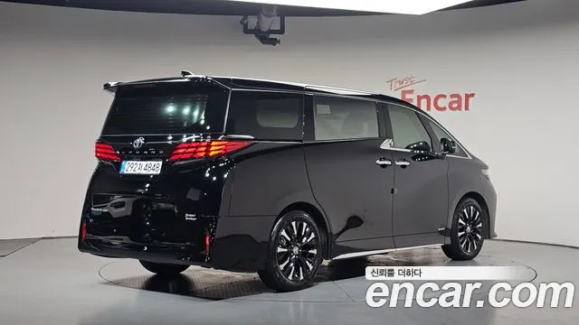 Toyota Alphard — Фото автомобиля 2
