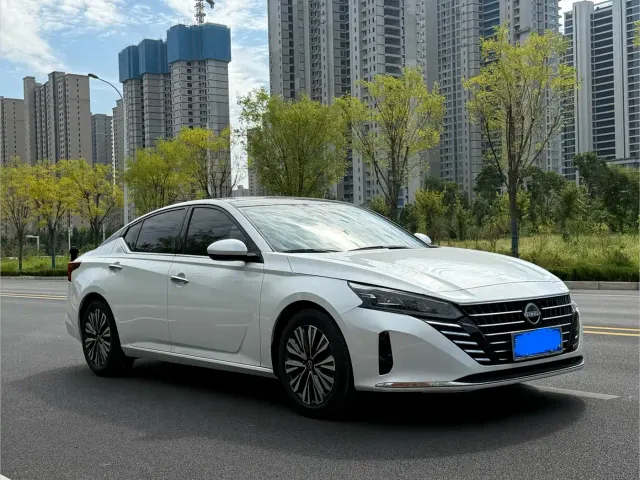 Nissan Teana — Фото автомобиля 3