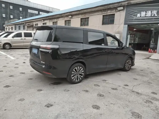Wuling Starlight 730 — Фото автомобиля 4