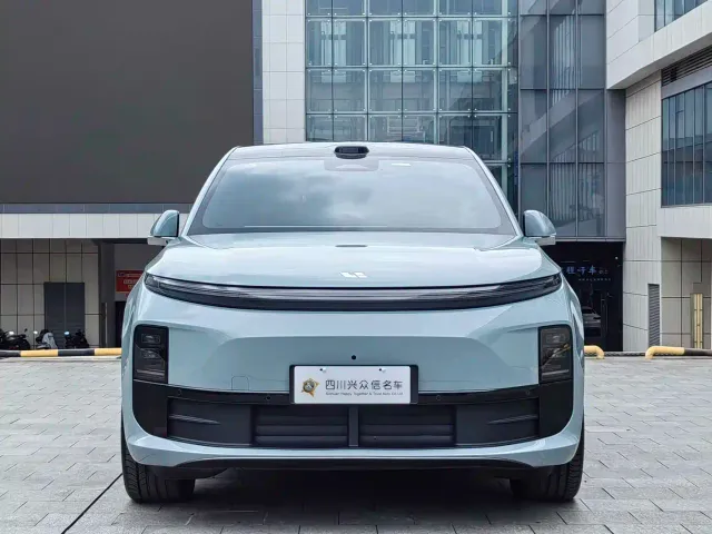 Li Auto L6 — Фото автомобиля 3