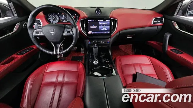 Maserati Ghibli — Фото автомобиля 7