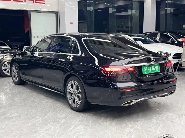 Mercedes-Benz E-Class — Фото автомобиля 6