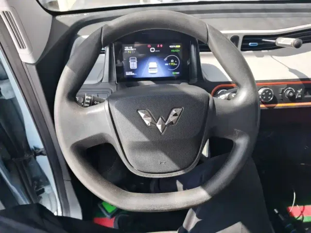 Wuling Hongguang Mini EV — Фото автомобиля 10