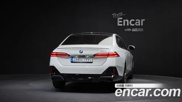 BMW 5-Series — Фото автомобиля 3