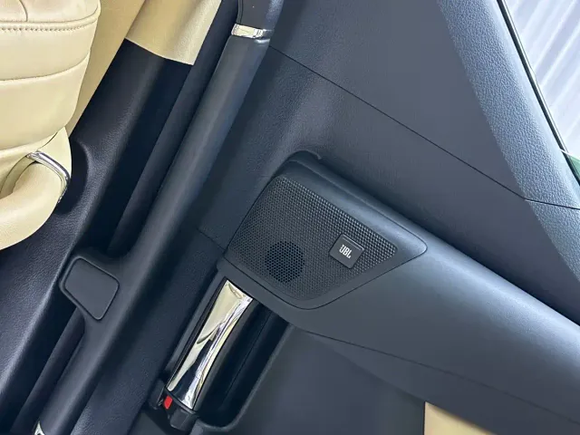 Toyota Alphard — Фото автомобиля 30