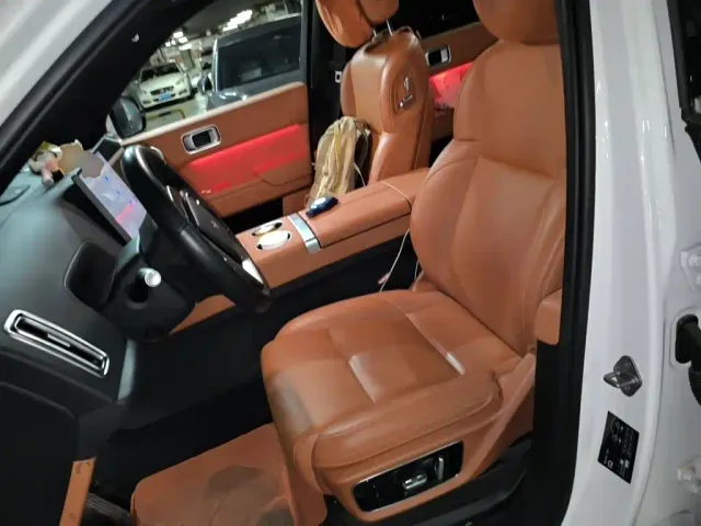 Li Auto L7 — Фото автомобиля 16