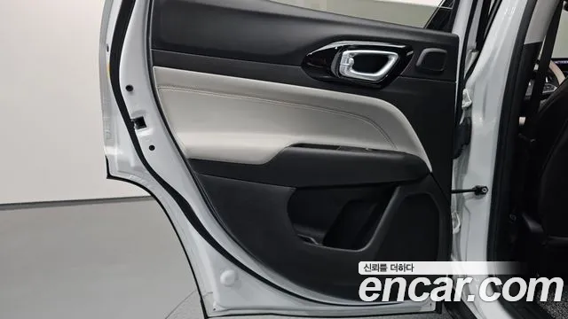 Jeep Compass — Фото автомобиля 25