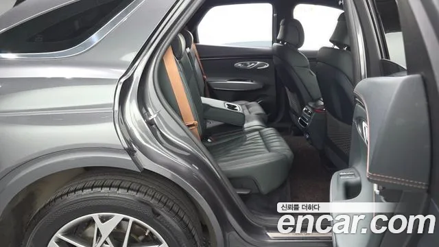 Genesis GV70 — Фото автомобиля 17