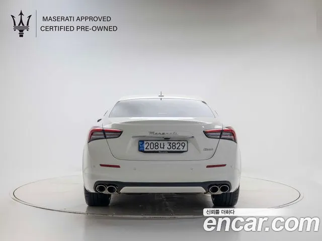 Maserati Ghibli — Фото автомобиля 4