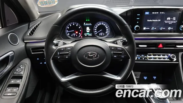 Hyundai Sonata Sonata (DN8) 2.0 LPG(Для проката) — Фото автомобиля 13