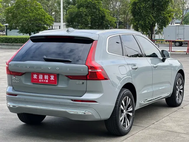 Volvo XC60 — Фото автомобиля 4