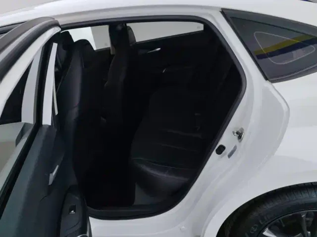 Changan Lamore — Фото автомобиля 11