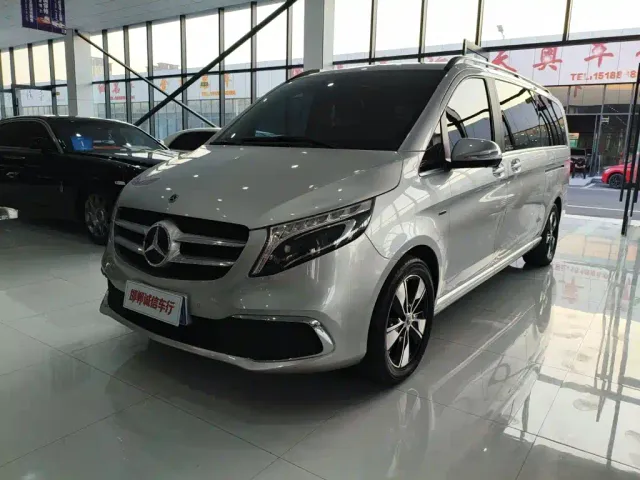 Фотография автомобиля — Mercedes-Benz V-Class