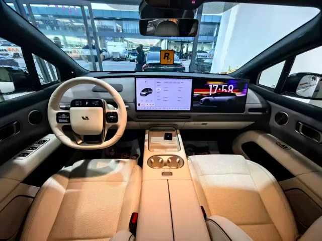 Li Auto i6 — Фото автомобиля 13