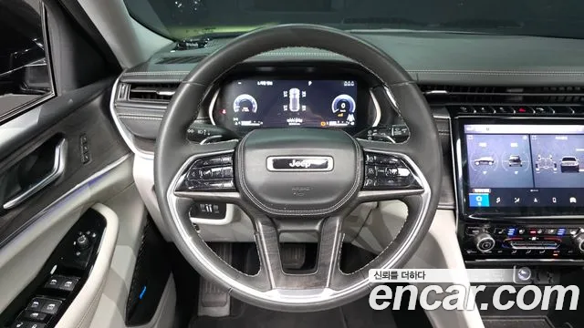 Jeep Cherokee Grand Cherokee(WL) 3.6 Overland — Фото автомобиля 12