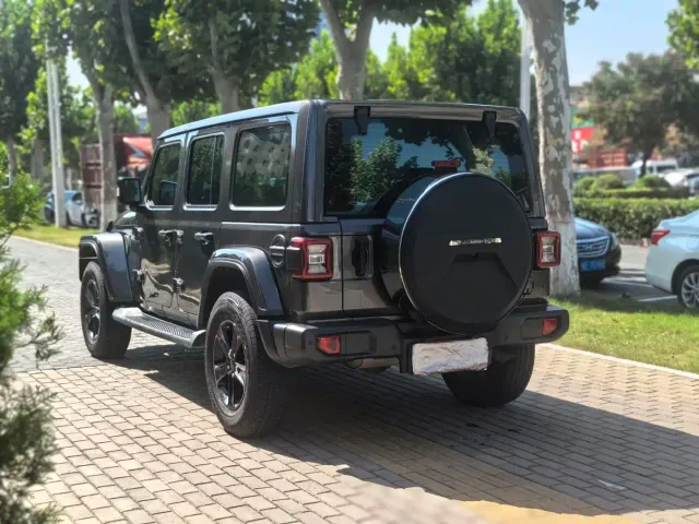 Jeep Wrangler — Фото автомобиля 5