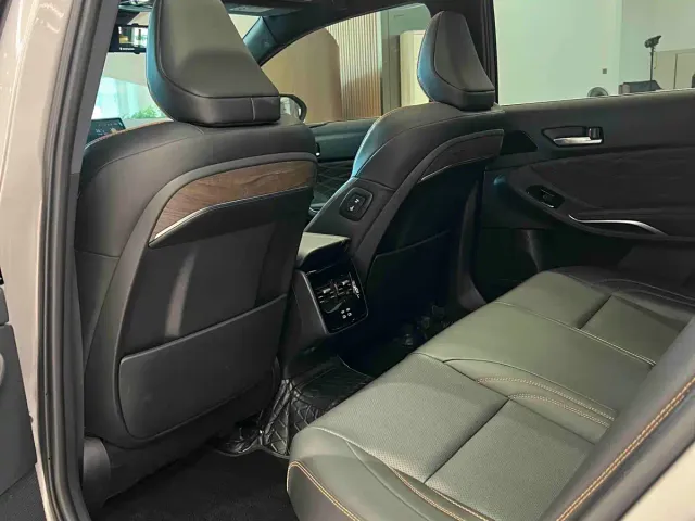 Toyota Avalon — Фото автомобиля 9