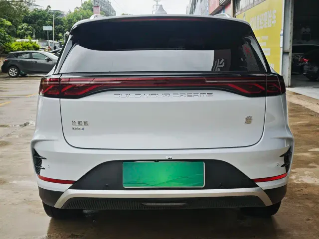 BYD Tang — Фото автомобиля 6