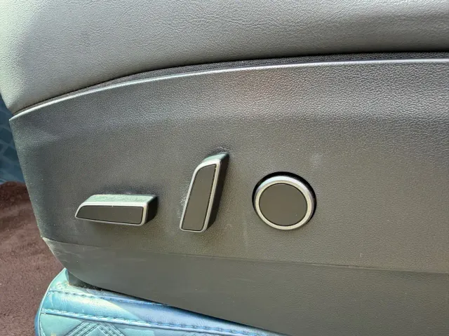 Tesla Model Y — Фото автомобиля 22