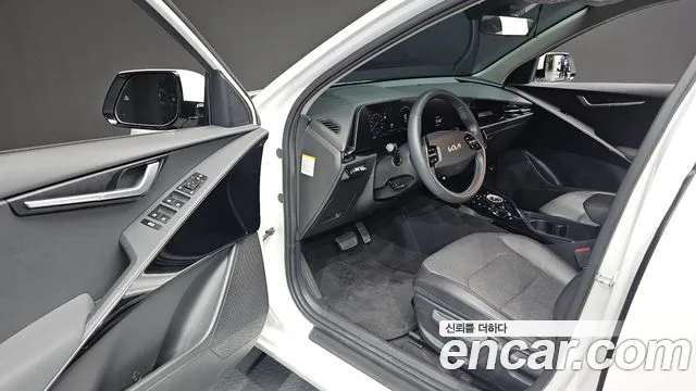 Kia Niro Niro (New) — Фото автомобиля 15