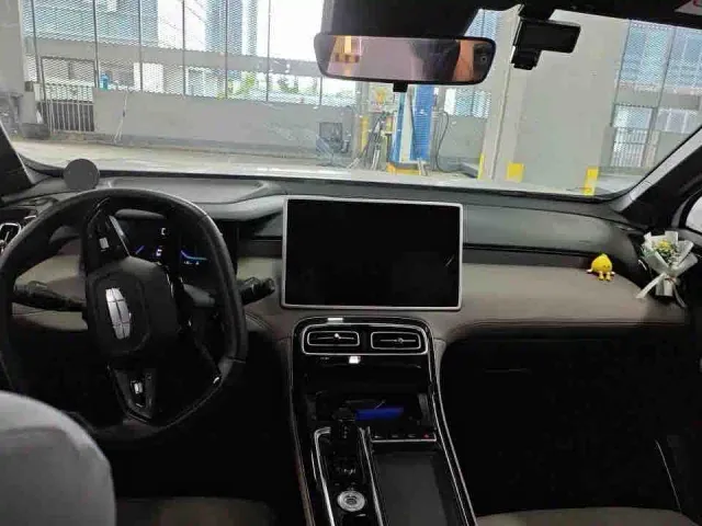 Geely Boyue L — Фото автомобиля 3