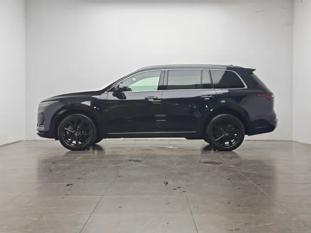 Li Auto ONE — Фото автомобиля 10