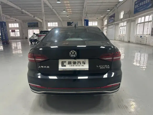 Volkswagen Lavida — Фото автомобиля 5