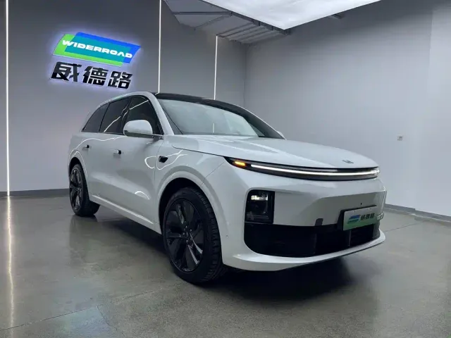Li Auto L6 — Фото автомобиля 7