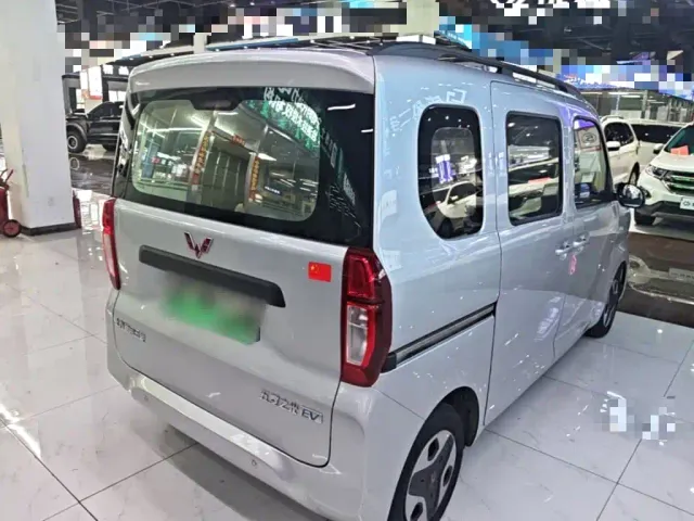 Wuling Zhiguang NEV — Фото автомобиля 6