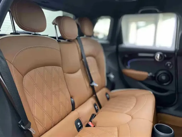 MINI Hatch — Фото автомобиля 12
