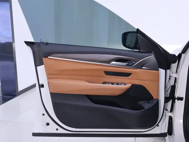 BMW 6 Series Gran Turismo — Фото автомобиля 18