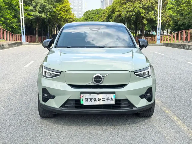 Volvo C40 — Фото автомобиля 2