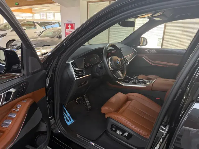 BMW X7 — Фото автомобиля 4