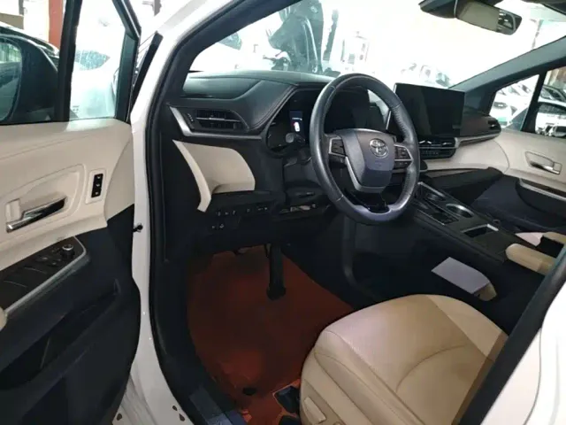 Toyota Granvia — Фото автомобиля 11