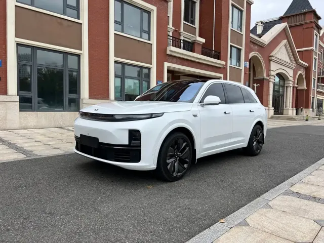 Li Auto L7 — Фото автомобиля 7