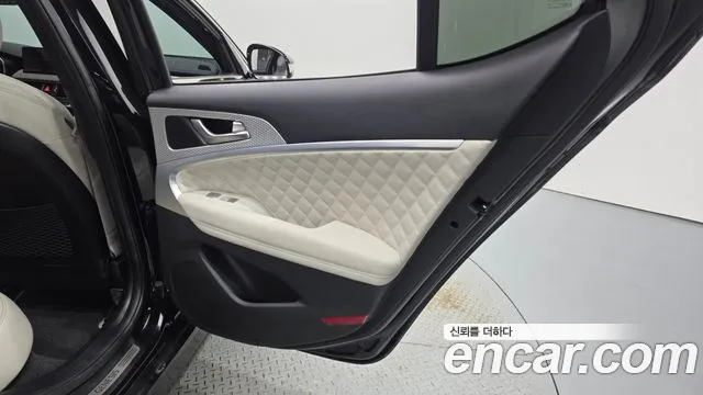 Genesis G70 New — Фото автомобиля 14