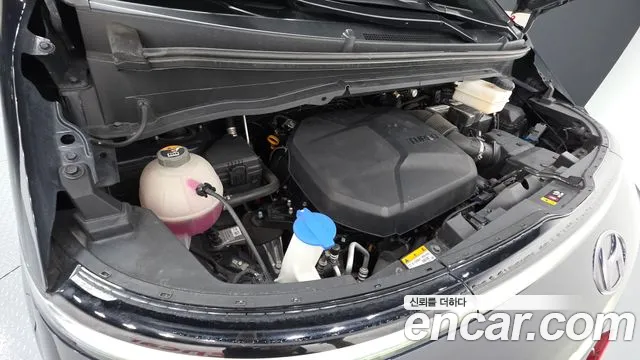 Hyundai Staria Staria 4WD Lounge 9 мест — Фото автомобиля 6