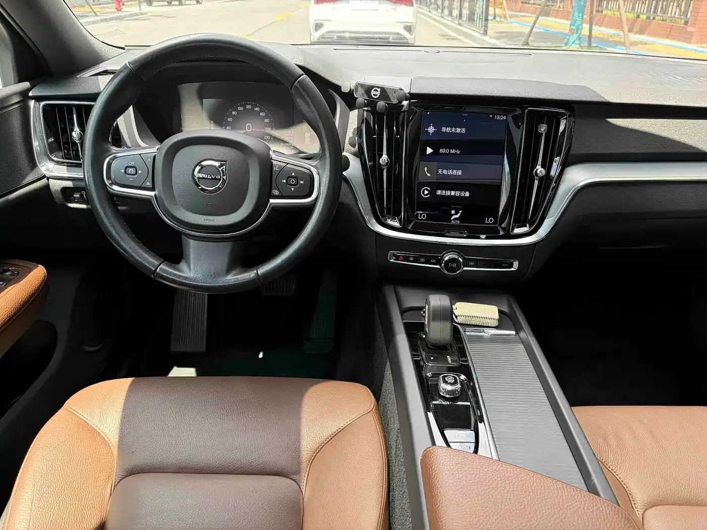 Volvo Volvo S60 2022 B4 Smart Comfort Luxury Edition — Фото автомобиля 10