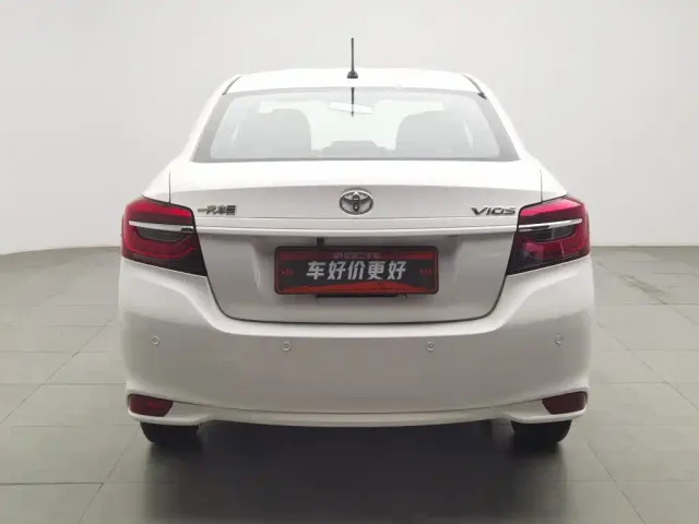 Toyota Vios — Фото автомобиля 4