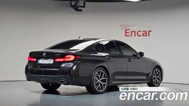 BMW 5 Series G30 — Фото автомобиля 2