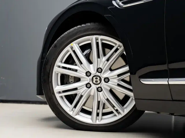 Bentley Flying Spur — Фото автомобиля 6