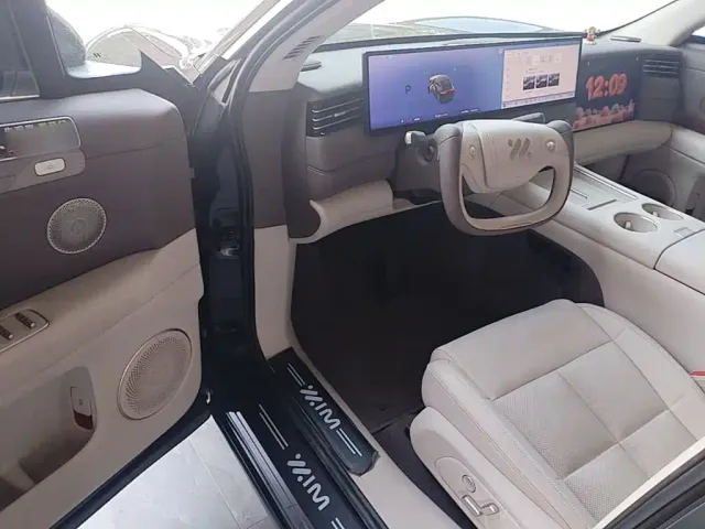 IM Motors LS6 — Фото автомобиля 11