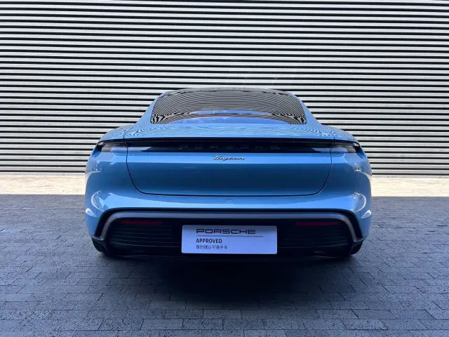 Porsche Taycan — Фото автомобиля 5