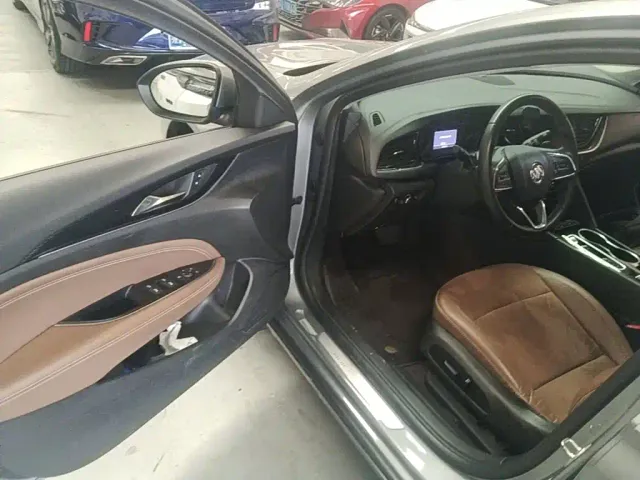 Buick Regal — Фото автомобиля 11