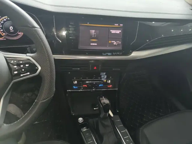 Volkswagen Passat — Фото автомобиля 12