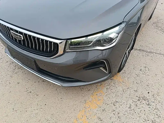 Geely Emgrand — Фото автомобиля 23