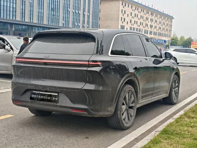 Li Auto L6 — Фото автомобиля 10