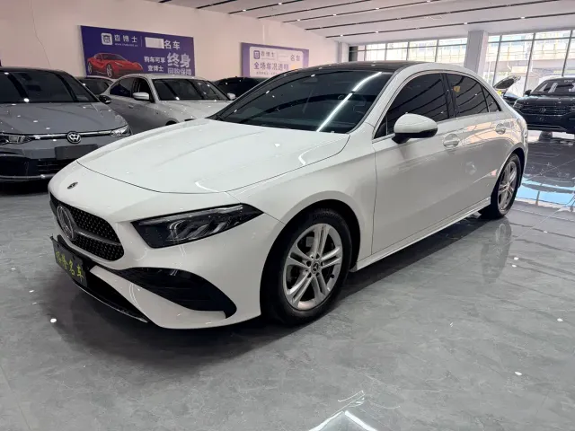 Фотография автомобиля — Mercedes-Benz A-Class