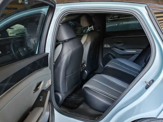 BYD Qin L — Фото автомобиля 8